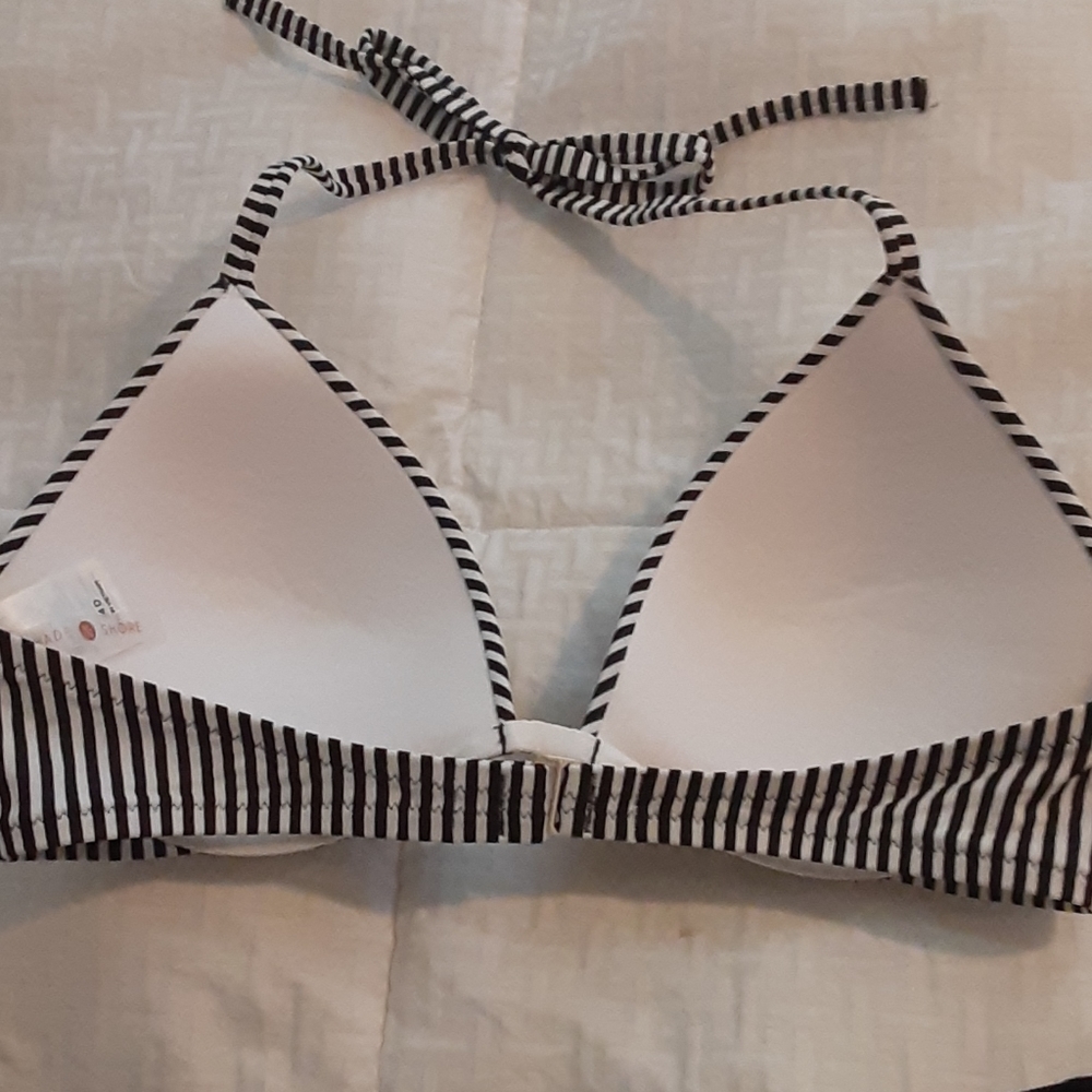 Bikini - Picture 2 of 6